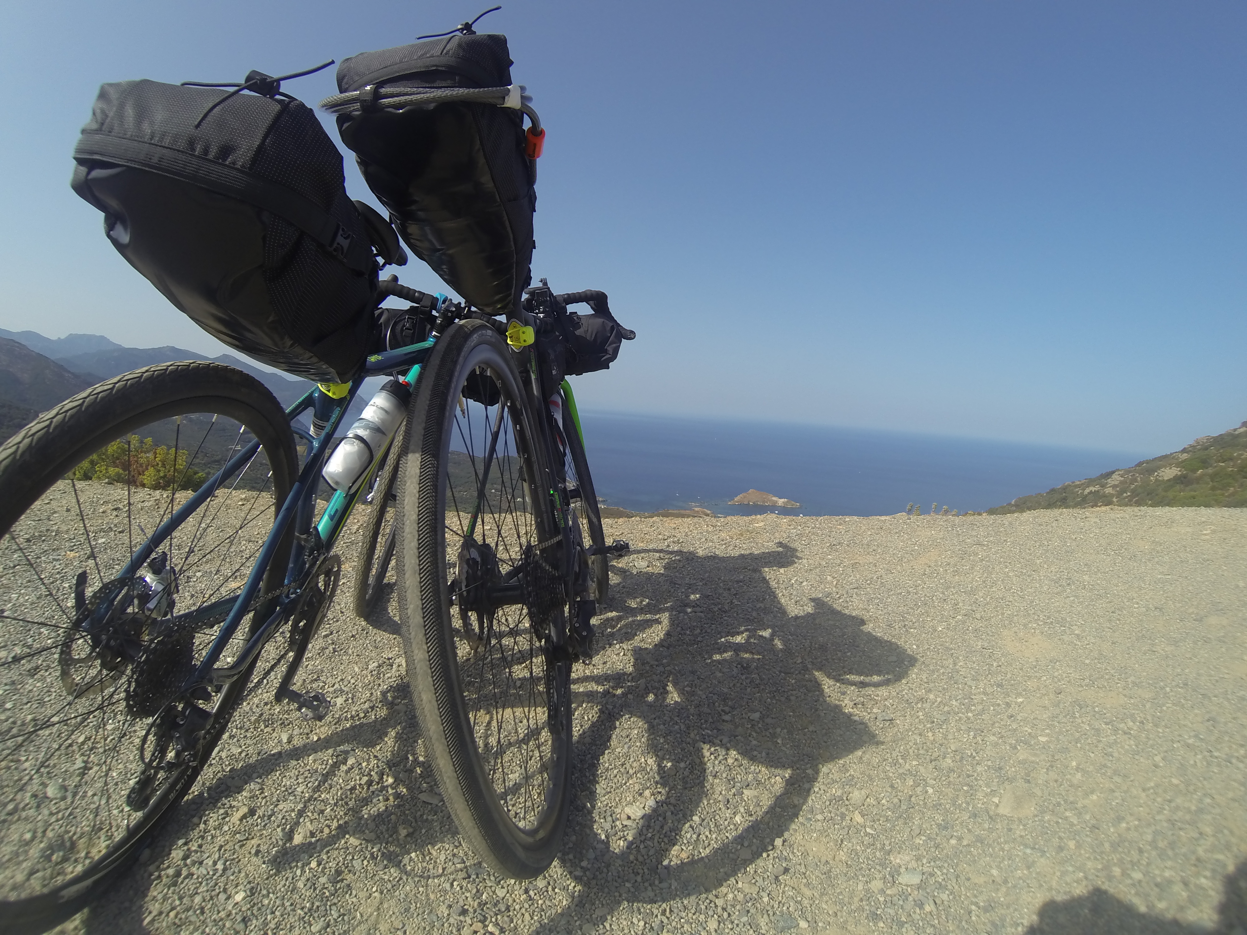 giulia de maio, raid in corse, cicloturismo, corsica, vacanza, bici